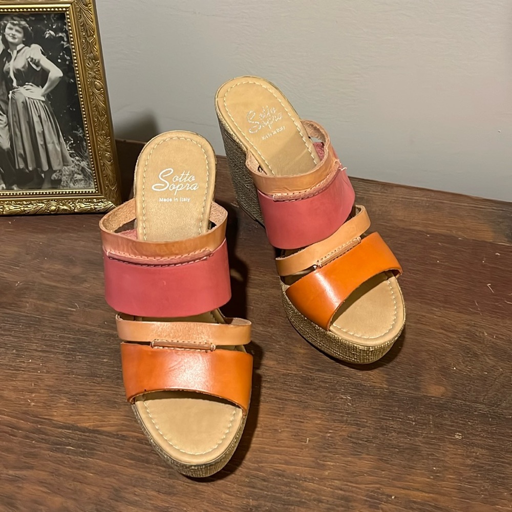 Sotto Sopra wedge sandals